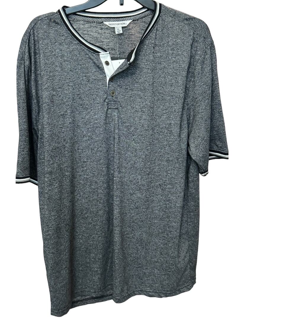 New ~ DISTORTION ~  Short Sleeved Henley Neck T-Shirt Size XL